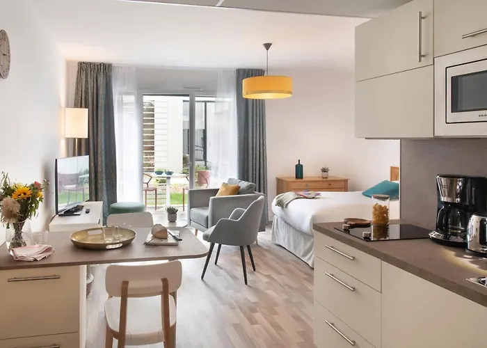 Aparthotel Domitys La Roze De Seine 4*